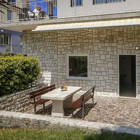 公寓 Nika1 Mit Pool Und Whirlpool 400 By Interhome 乌马格
