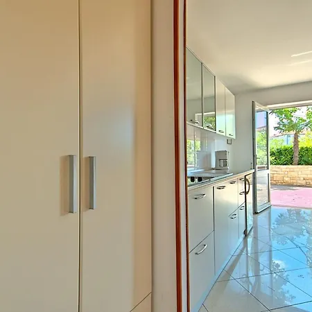 Nika1 Mit Pool Und Whirlpool 400 By Interhome 公寓