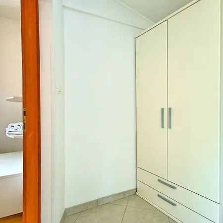 Nika1 Mit Pool Und Whirlpool 400 By Interhome 乌马格