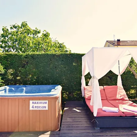 Nika1 Mit Pool Und Whirlpool 400 By Interhome