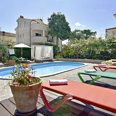 Nika1 Mit Pool Und Whirlpool 400 By Interhome *