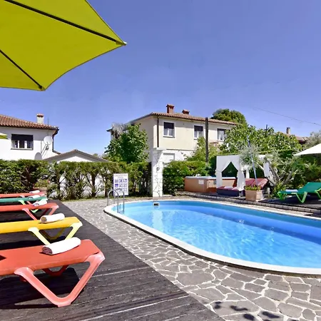 Nika1 Mit Pool Und Whirlpool 400 By Interhome 公寓 乌马格